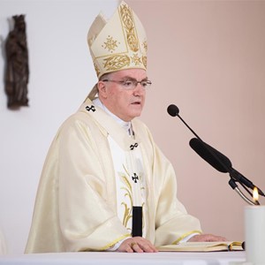 Kardinal Bozanić pozvao vjernike na inicijativu pape Franje za prestanak pandemije